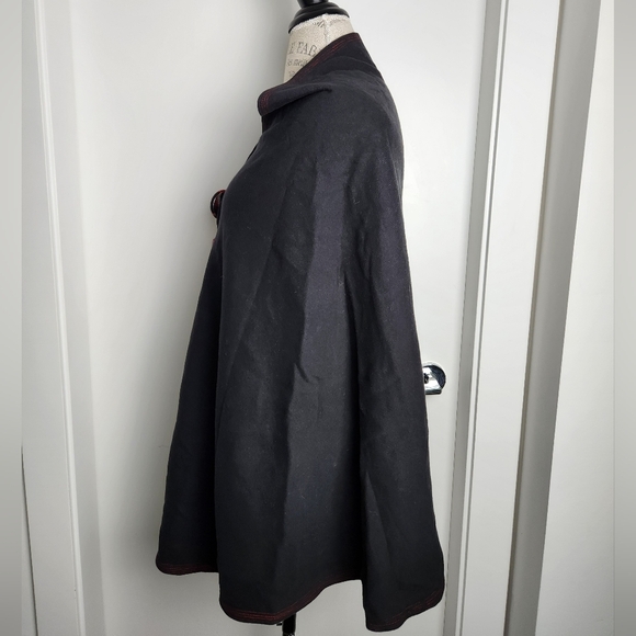 Vintage Indigenous Embroidered Cape Shawl - Picture 7 of 15